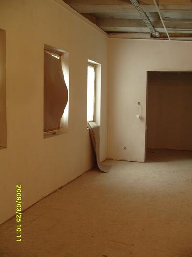 Wnętrze budynku w trakcie remontu, marzec 2009